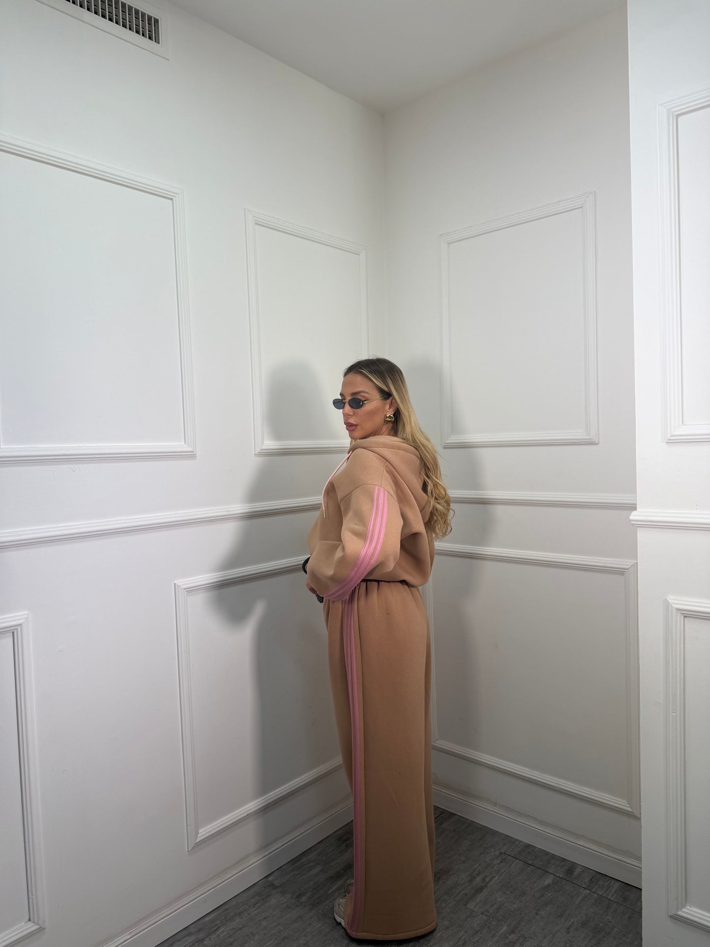 Coordinato in tuta Again camel/rosa 22648