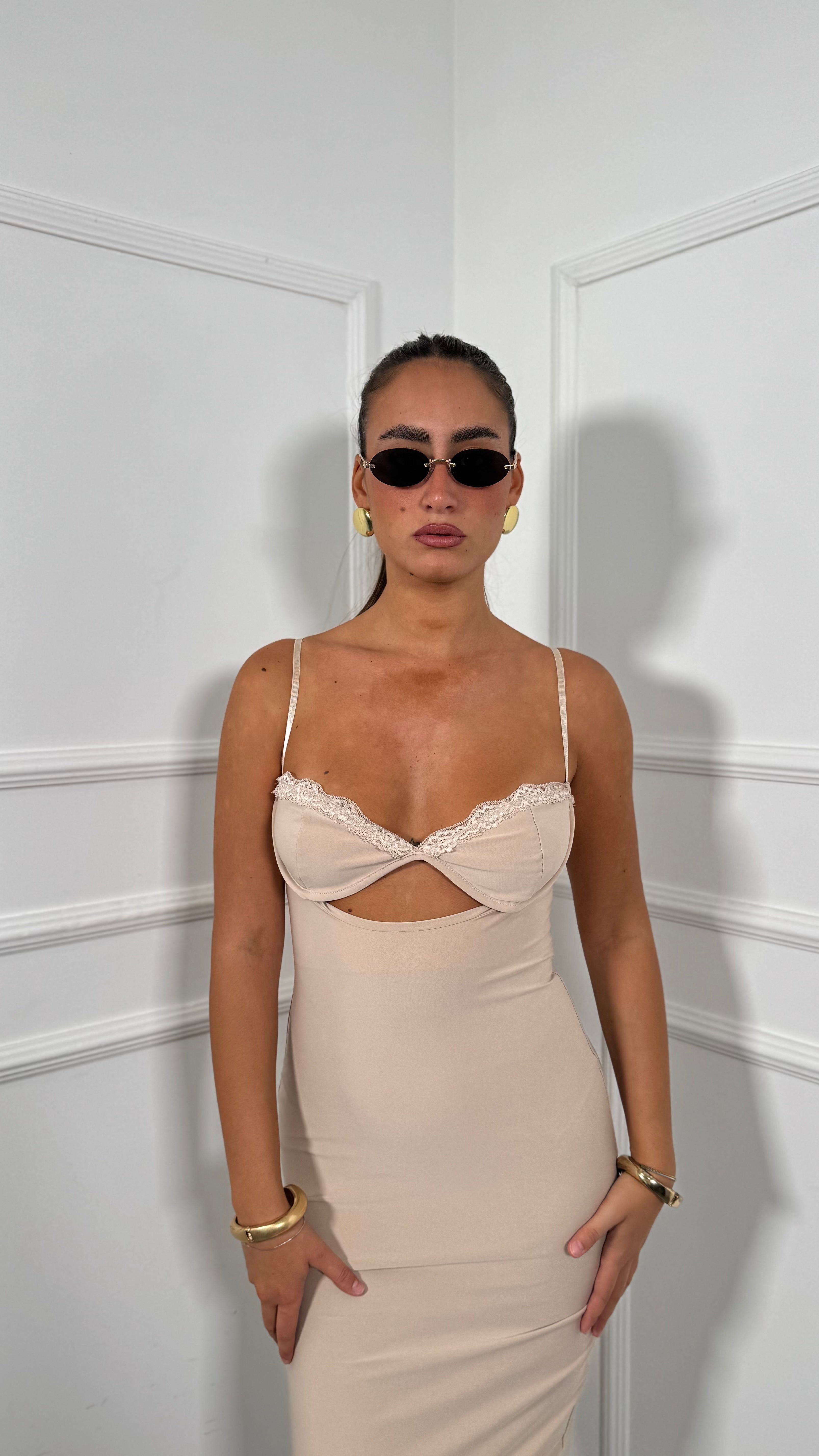 Abito midi in lycra cut out con dettaglio in pizzo Cecilia nude 16811