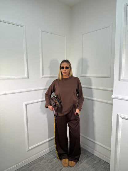 Shirt in pile Times cioccolato