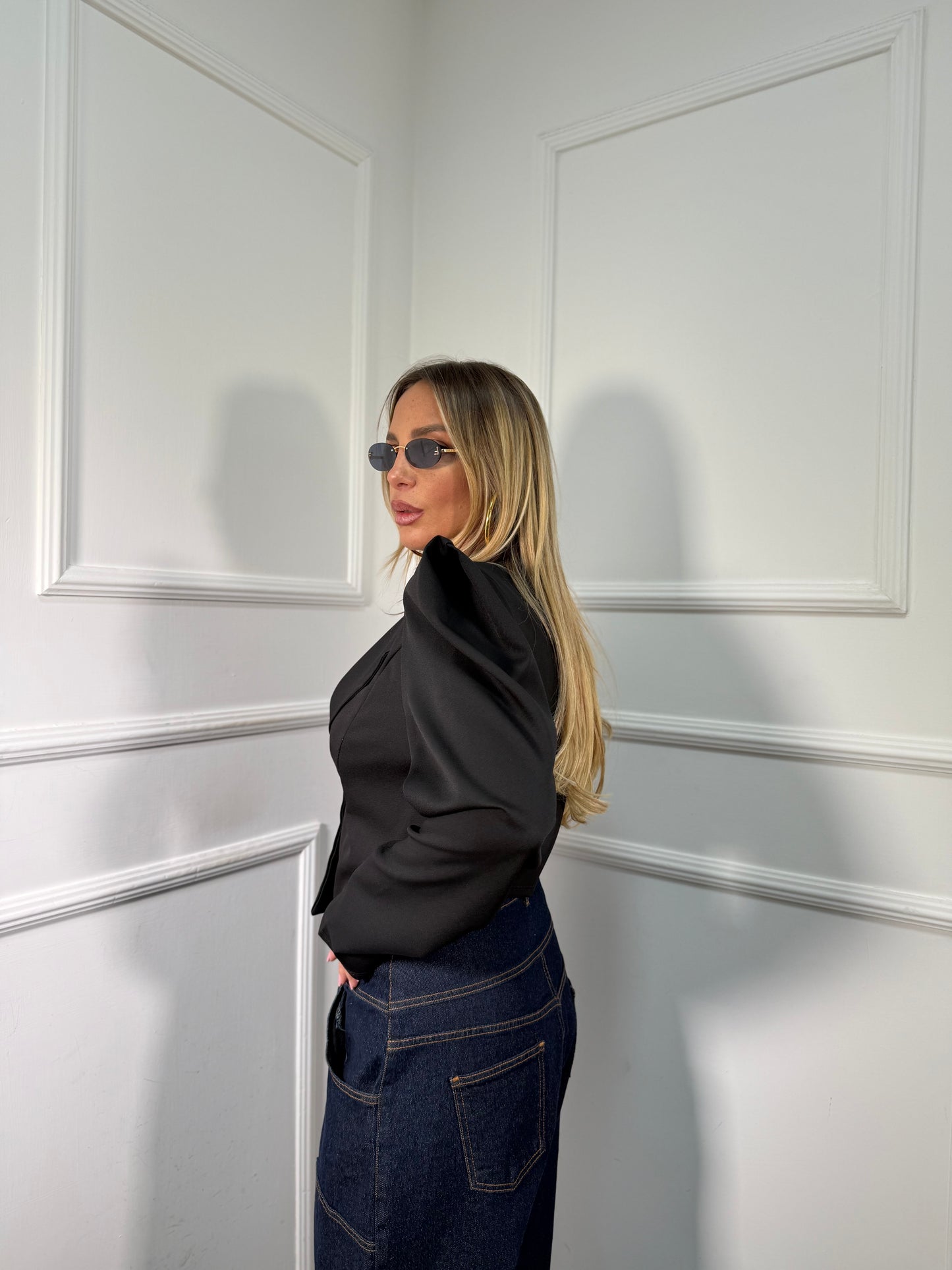 Blazer crop con spalline Krizia nero