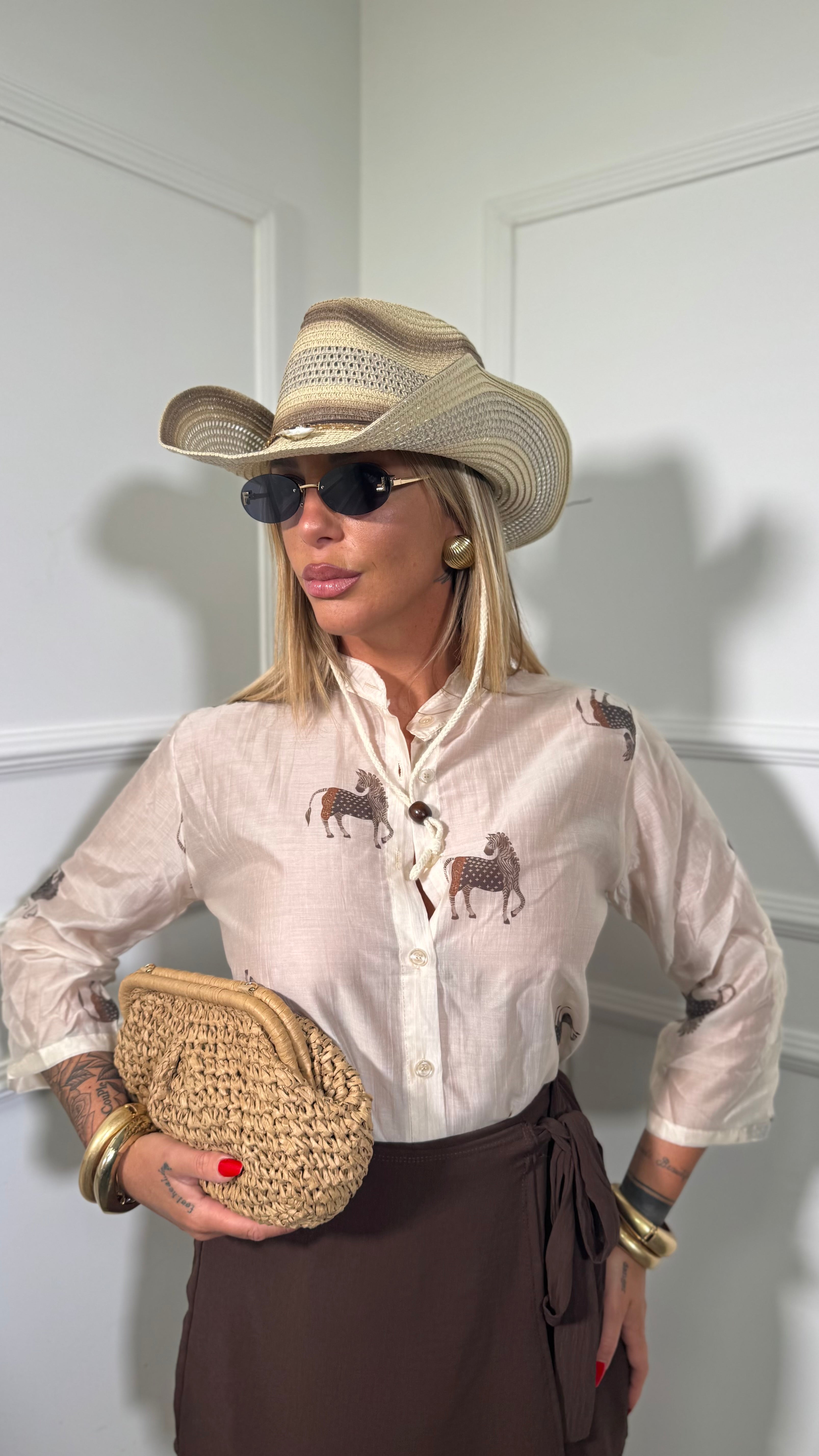 Camicia semi velata in viscosa con Zebre fondo sabbia e 20392