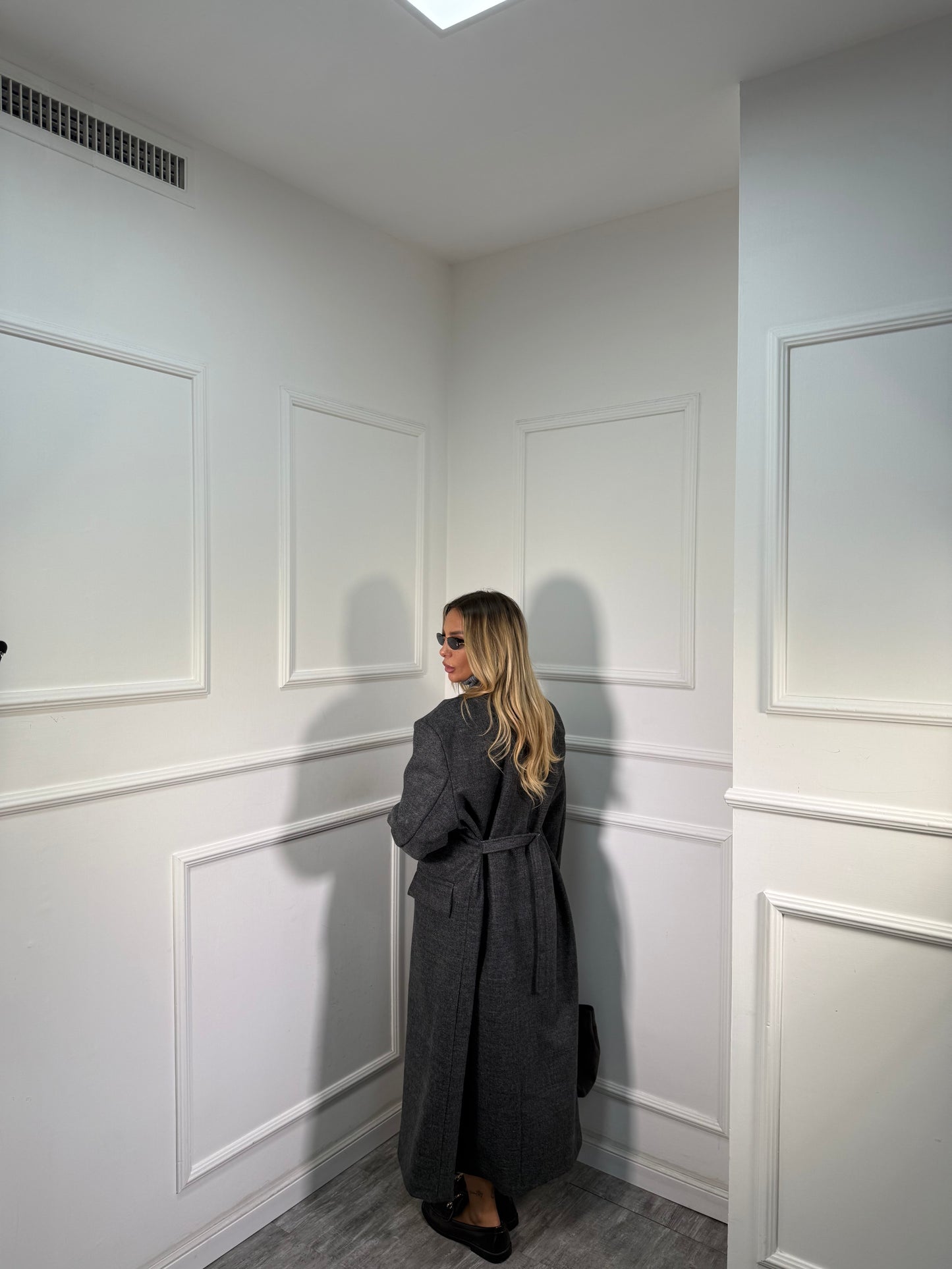 Cappotto doppiopetto con cinturino sul retro Broadway grigio scuro m11149