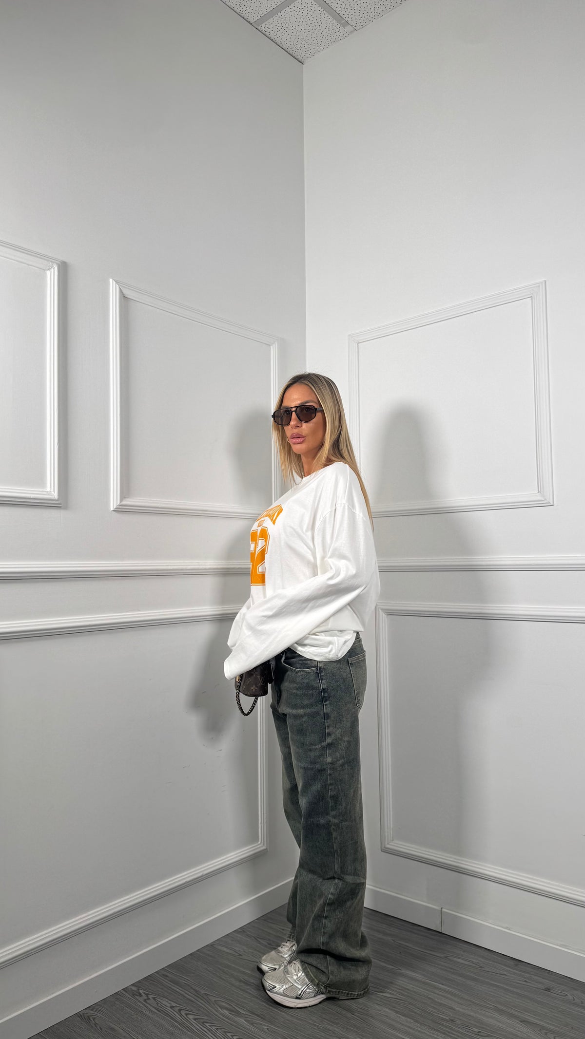 Jeans wide leg effetto sabbiato
