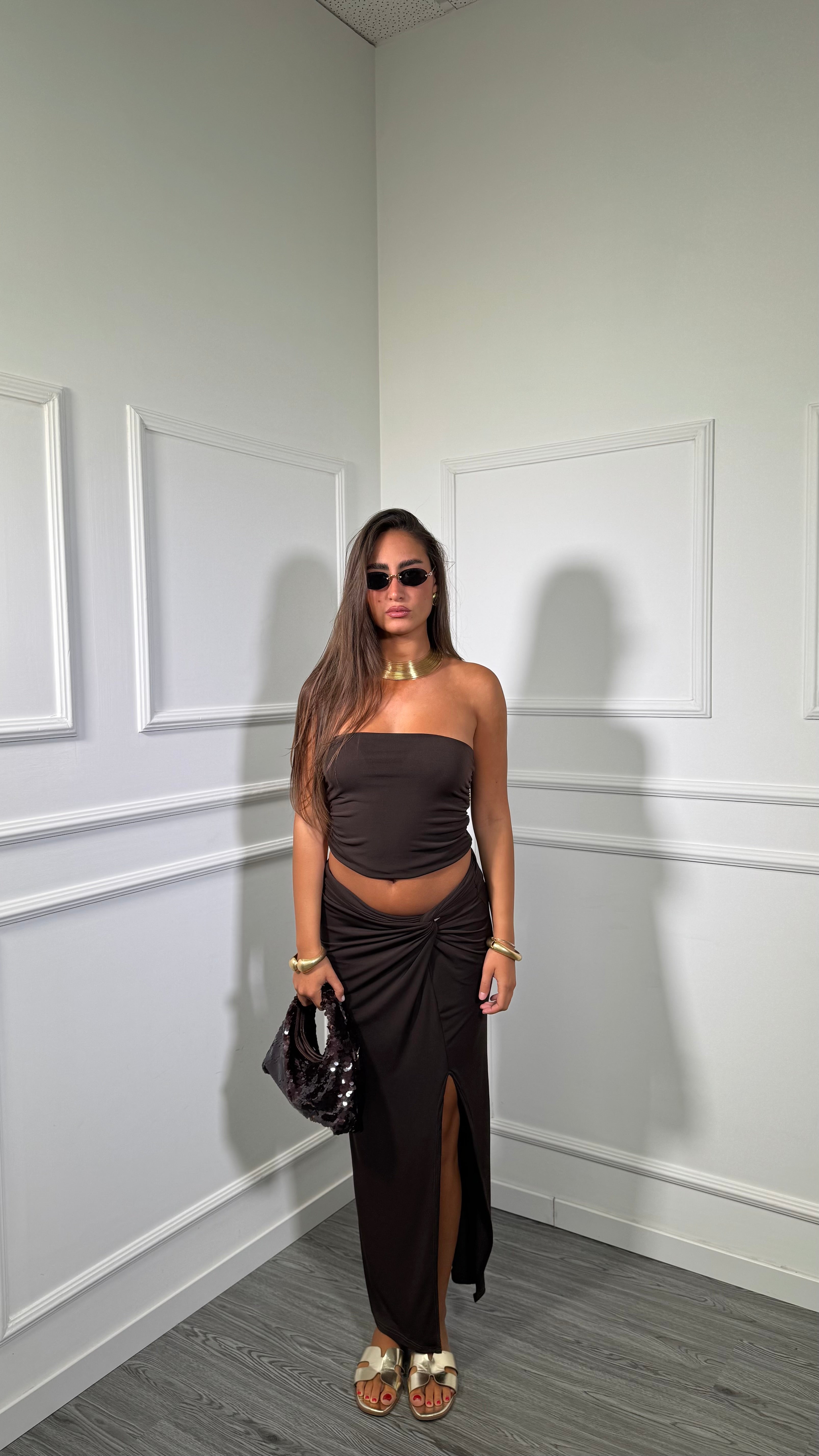 Coordinato in lycra con nodo marrone