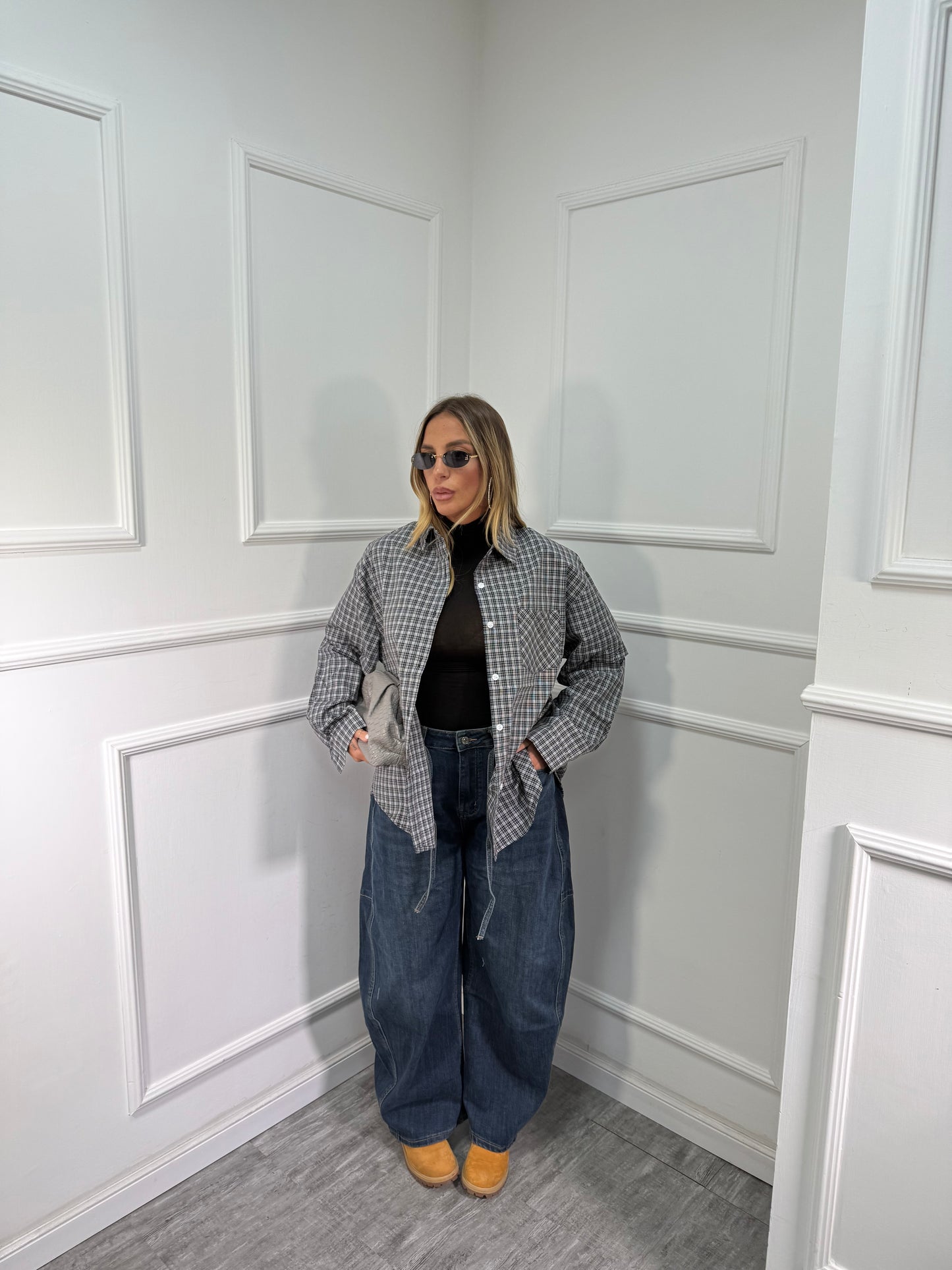 Camicia oversize con manicotti Vibes 2.0 nera/grigia mf2698