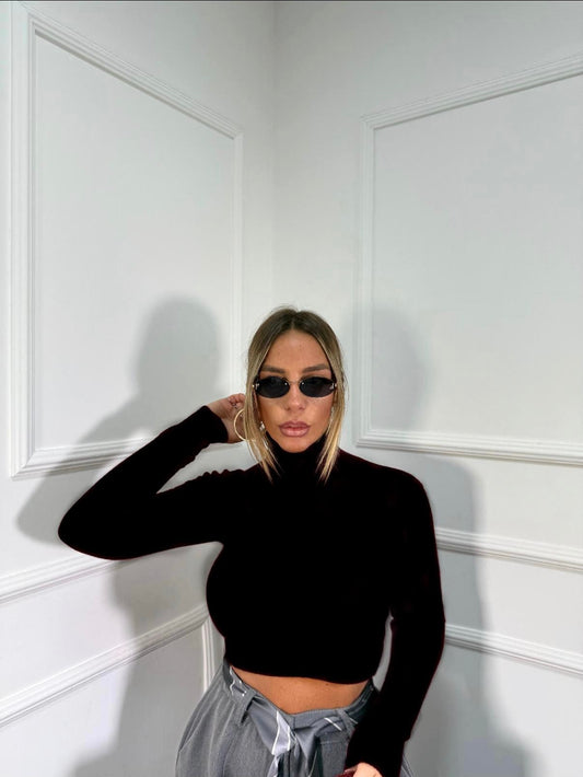 Maglioncino crop collo alto nero em2020