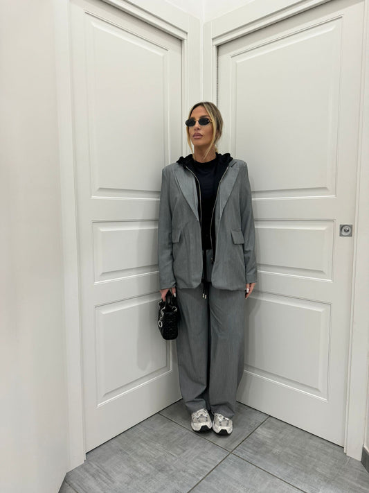 Tailleur sporty chic grigio