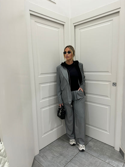 Tailleur sporty chic grigio