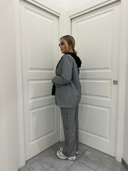 Tailleur sporty chic grigio