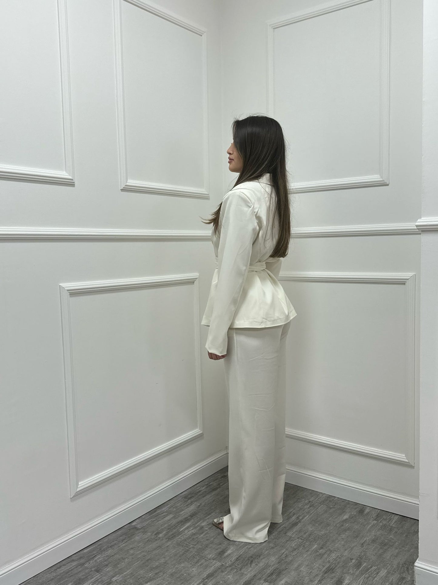 Tailleur Penelope con fusciacca panna 13158