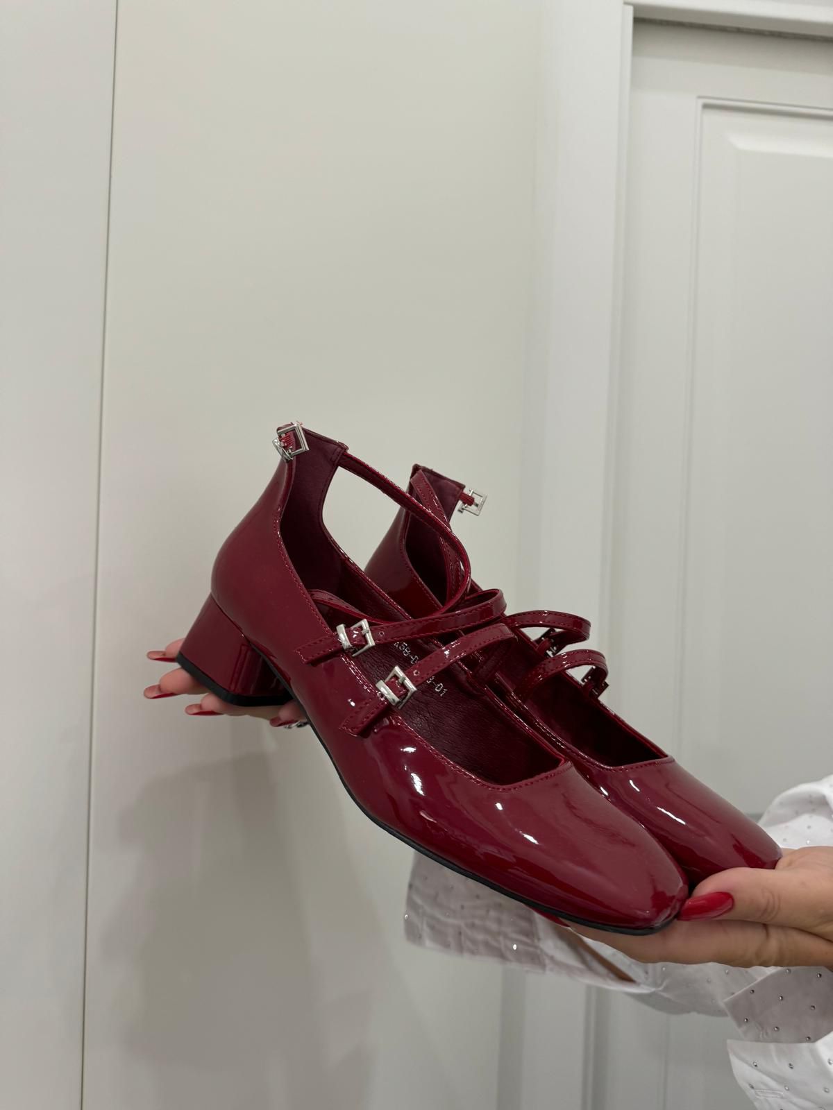 Décolleté squadrato vernice bordeaux